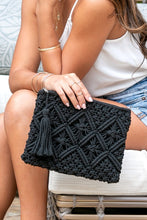 Cargar imagen en el visor de la galería, Macrame Tassel Clutch
