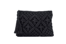 Cargar imagen en el visor de la galería, Macrame Tassel Clutch
