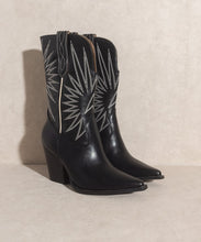 Cargar imagen en el visor de la galería, OASIS SOCIETY Emersyn - Starburst Embroidery Boots
