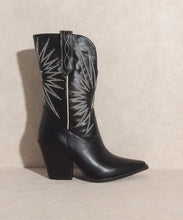 Cargar imagen en el visor de la galería, OASIS SOCIETY Emersyn - Starburst Embroidery Boots
