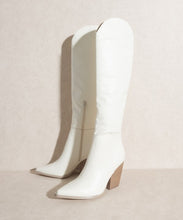 Cargar imagen en el visor de la galería, Oasis Society Clara - Knee-High Western Boots
