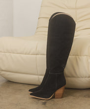 Cargar imagen en el visor de la galería, Oasis Society Clara - Knee-High Western Boots
