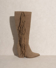 Cargar imagen en el visor de la galería, OASIS SOCIETY OUT WEST - Knee-High Fringe Boots
