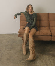 Cargar imagen en el visor de la galería, OASIS SOCIETY OUT WEST - Knee-High Fringe Boots
