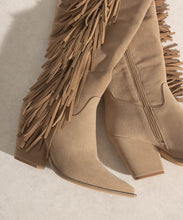 Cargar imagen en el visor de la galería, OASIS SOCIETY OUT WEST - Knee-High Fringe Boots
