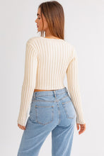 Cargar imagen en el visor de la galería, Asymmetrical Hem Sweater Top
