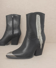 Cargar imagen en el visor de la galería, OASIS SOCIETY Kai - Rhinestone Fringe Boots
