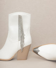 Cargar imagen en el visor de la galería, OASIS SOCIETY Kai - Rhinestone Fringe Boots
