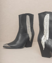 Cargar imagen en el visor de la galería, OASIS SOCIETY Kai - Rhinestone Fringe Boots
