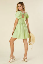 Cargar imagen en el visor de la galería, Tie back dress with puff sleeves
