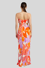 Cargar imagen en el visor de la galería, FLORAL CUT OUT MAXI DRESS WITH O RING DETAIL
