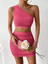 Cargar imagen en el visor de la galería, Ruched Single Shoulder Top and Skirt Set
