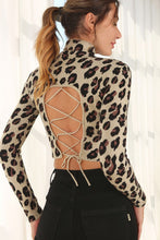 Cargar imagen en el visor de la galería, Mock neck lace-up open back top
