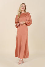 Cargar imagen en el visor de la galería, Dressed up satin two-piece mermaid dress set
