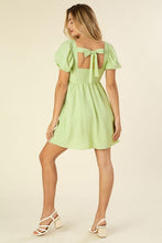 Cargar imagen en el visor de la galería, Tie back dress with puff sleeves
