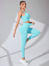 Cargar imagen en el visor de la galería, Scoop Neck Wide Strap Top and Pants Active Set
