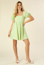 Cargar imagen en el visor de la galería, Tie back dress with puff sleeves
