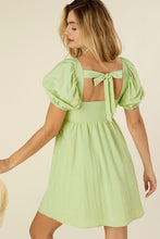 Cargar imagen en el visor de la galería, Tie back dress with puff sleeves
