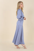 Cargar imagen en el visor de la galería, Dressed up satin two-piece mermaid dress set
