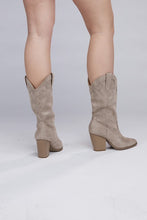 Cargar imagen en el visor de la galería, Akito Knee High Heel Boots
