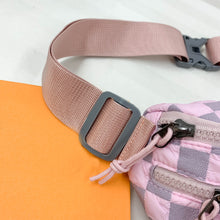 Cargar imagen en el visor de la galería, Checkered Adjustable Strap Nylon Crossbody Bag
