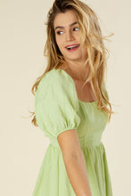 Cargar imagen en el visor de la galería, Tie back dress with puff sleeves
