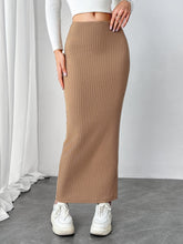 Cargar imagen en el visor de la galería, Maxi Knit Wrap Skirt
