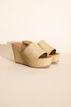 Cargar imagen en el visor de la galería, Bounty-S Wedge Platform Heels
