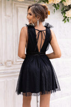 Cargar imagen en el visor de la galería, Open Back Sleeveless Mesh Dress
